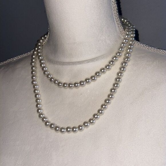 Faux Pearl Strand Necklace! - Picture 1 of 7